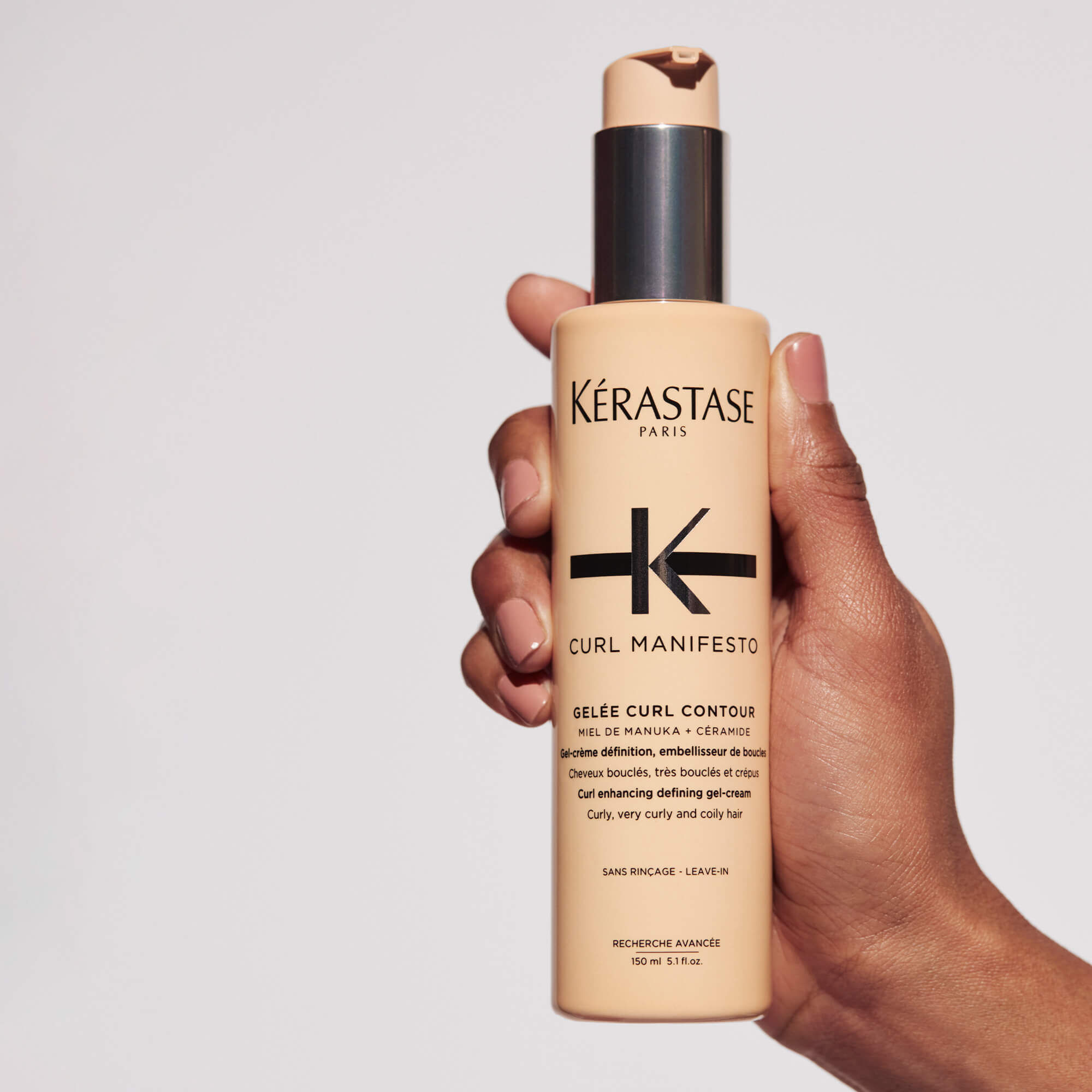 Gelee Curl Contour Haarcreme mit Mehrfachschutz und doppelter Wirkung pflegt und wirkt Frizz entgegen. Kerastase