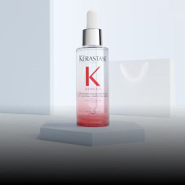 Rosafarbene Flasche des Chronologiste Serum Universel von Kerastase.