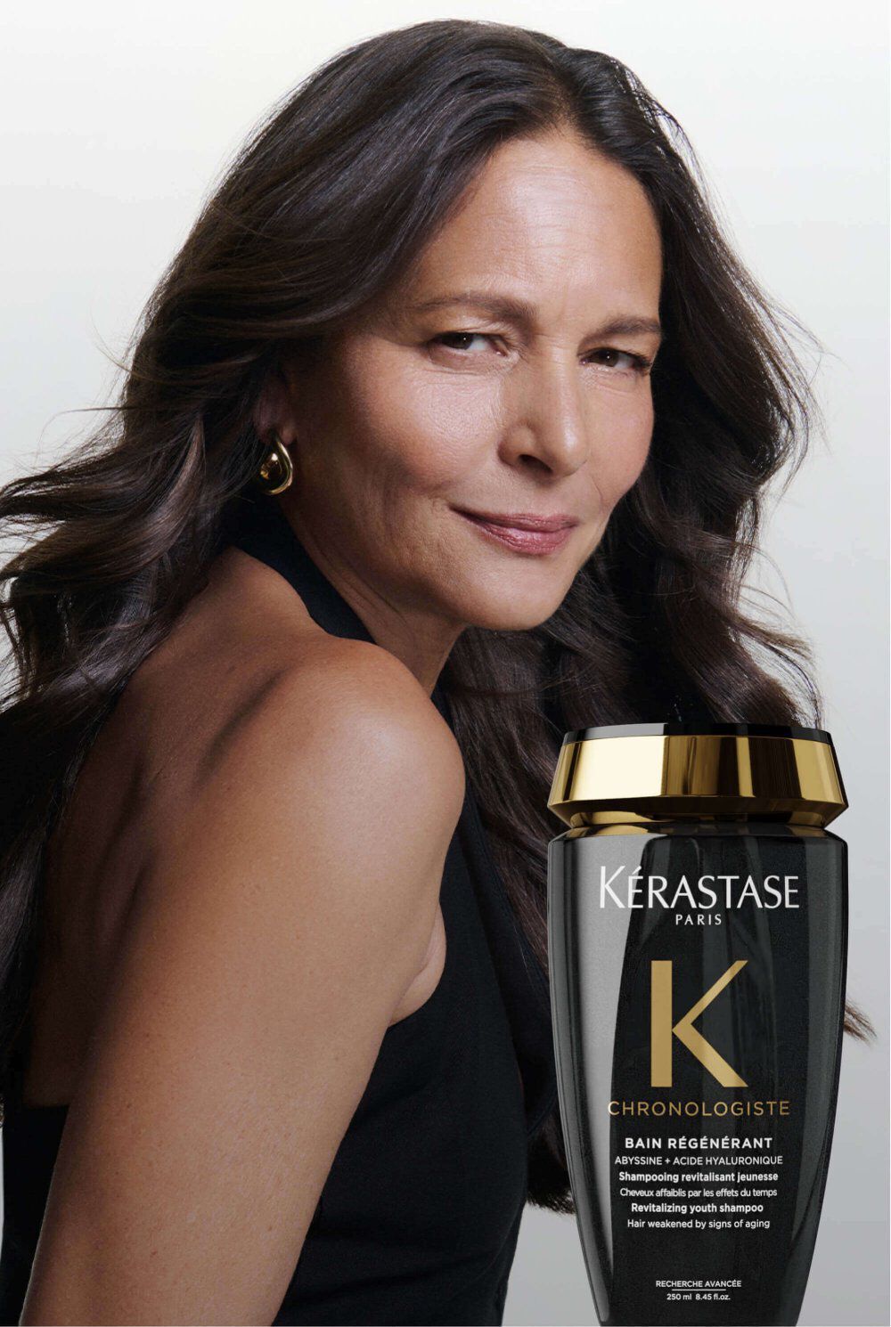 Transparente, cremige Gel-Textur des Chronologiste Shampoos.​